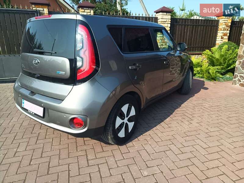Позашляховик / Кросовер Kia Soul 2017 в Луцьку