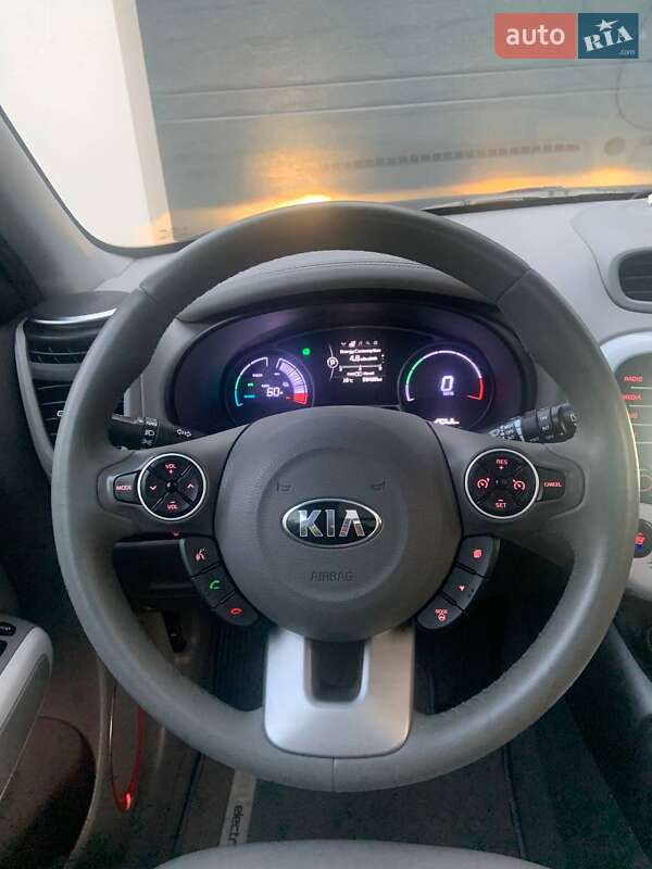 Внедорожник / Кроссовер Kia Soul 2015 в Львове фото 37 Внедорожник / Кроссовер Kia Soul 2015 в Львове