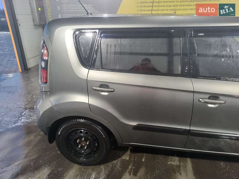 Позашляховик / Кросовер Kia Soul 2011 в Кам'янському