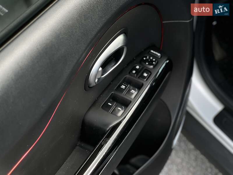 Внедорожник / Кроссовер Kia Soul 2014 в Харькове