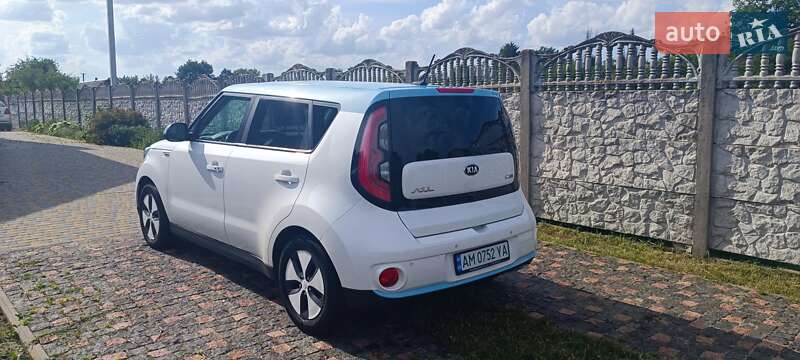 Позашляховик / Кросовер Kia Soul 2015 в Житомирі