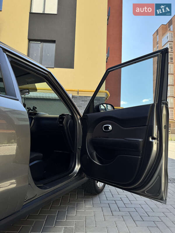 Позашляховик / Кросовер Kia Soul 2017 в Житомирі