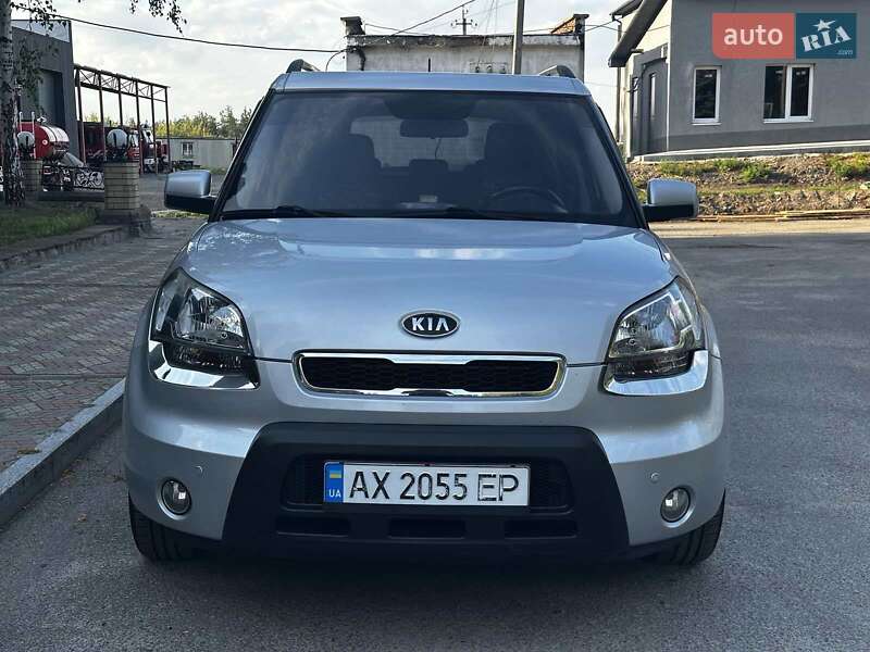 Внедорожник / Кроссовер Kia Soul 2010 в Краснограде