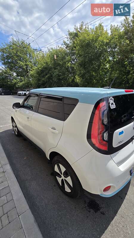 Позашляховик / Кросовер Kia Soul 2014 в Дніпрі