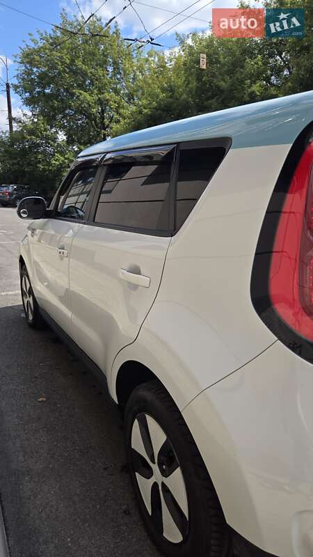 Позашляховик / Кросовер Kia Soul 2014 в Дніпрі