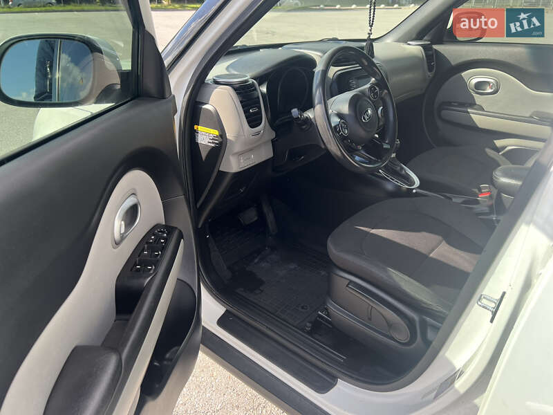 Позашляховик / Кросовер Kia Soul 2016 в Львові