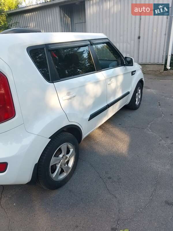 Позашляховик / Кросовер Kia Soul 2013 в Києві