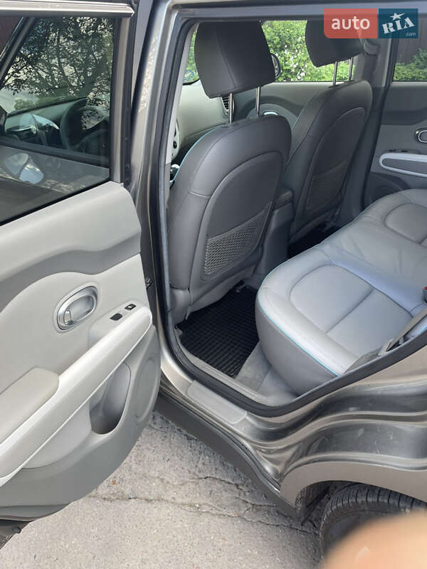 Позашляховик / Кросовер Kia Soul 2016 в Рівному фото 16 Позашляховик / Кросовер Kia Soul 2016 в Рівному