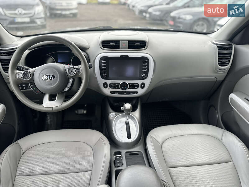 Внедорожник / Кроссовер Kia Soul 2015 в Ровно