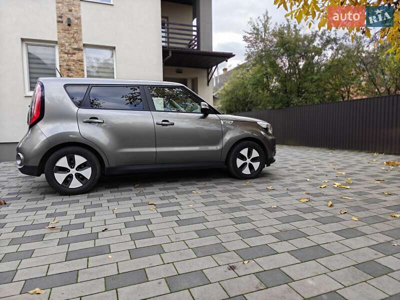 Внедорожник / Кроссовер Kia Soul 2015 в Ивано-Франковске