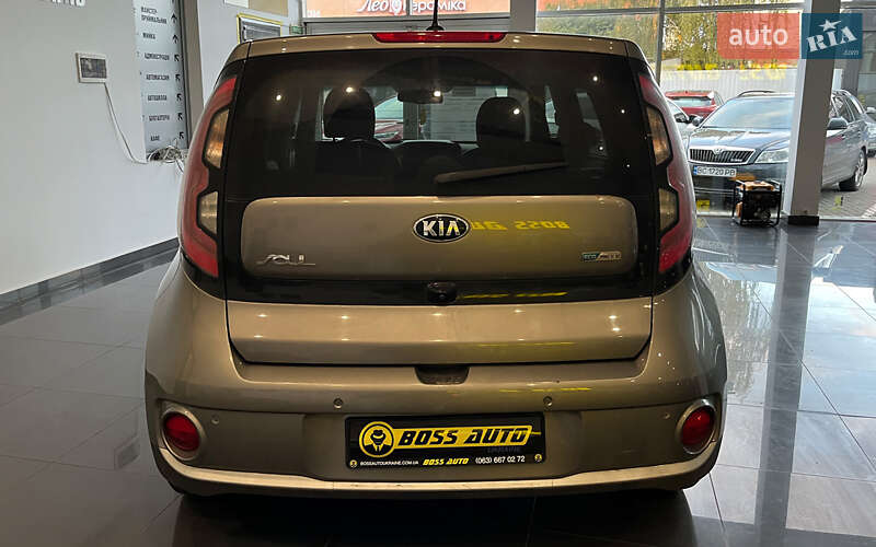 Позашляховик / Кросовер Kia Soul 2015 в Шептицькому