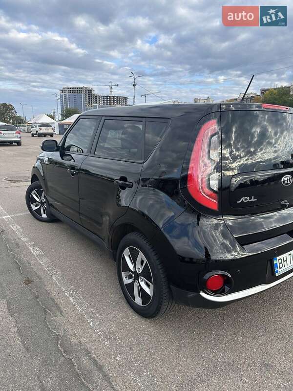 Позашляховик / Кросовер Kia Soul 2016 в Одесі