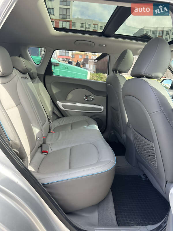 Внедорожник / Кроссовер Kia Soul 2017 в Ровно фото 41 Внедорожник / Кроссовер Kia Soul 2017 в Ровно