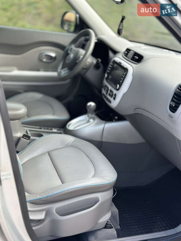 Внедорожник / Кроссовер Kia Soul 2017 в Ровно фото 49 Внедорожник / Кроссовер Kia Soul 2017 в Ровно