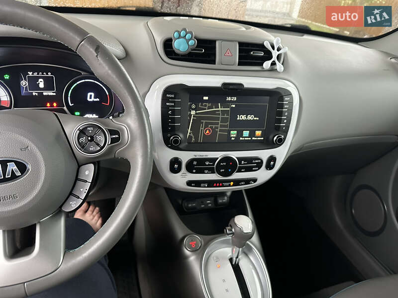 Внедорожник / Кроссовер Kia Soul 2015 в Звягеле