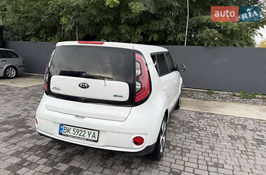 Внедорожник / Кроссовер Kia Soul 2015 в 