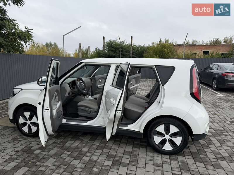 Внедорожник / Кроссовер Kia Soul 2015 в Ровно