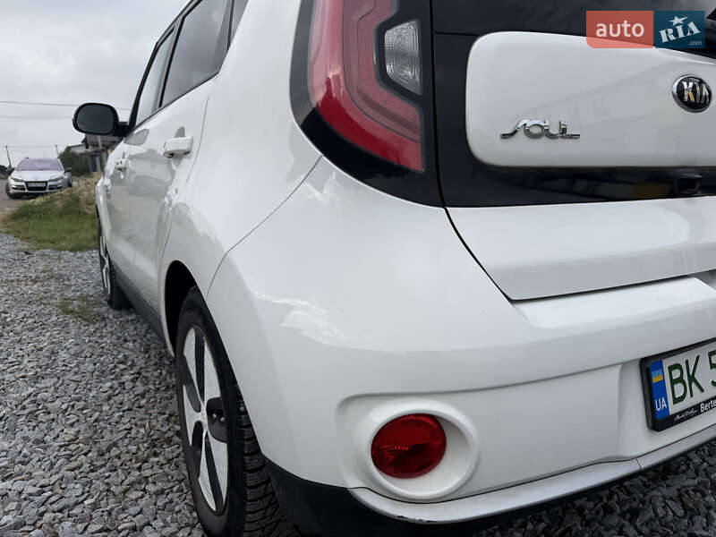 Внедорожник / Кроссовер Kia Soul 2015 в Ровно