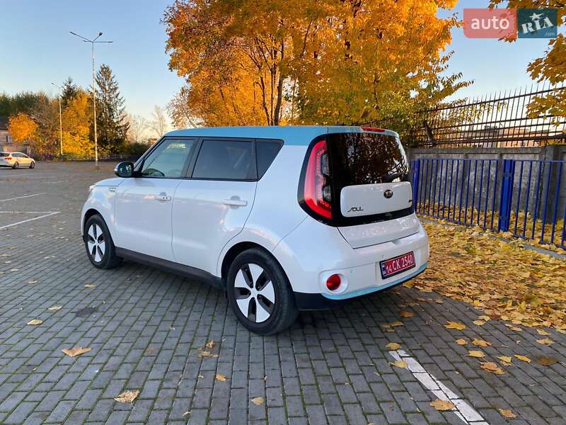 Внедорожник / Кроссовер Kia Soul 2015 в Тернополе