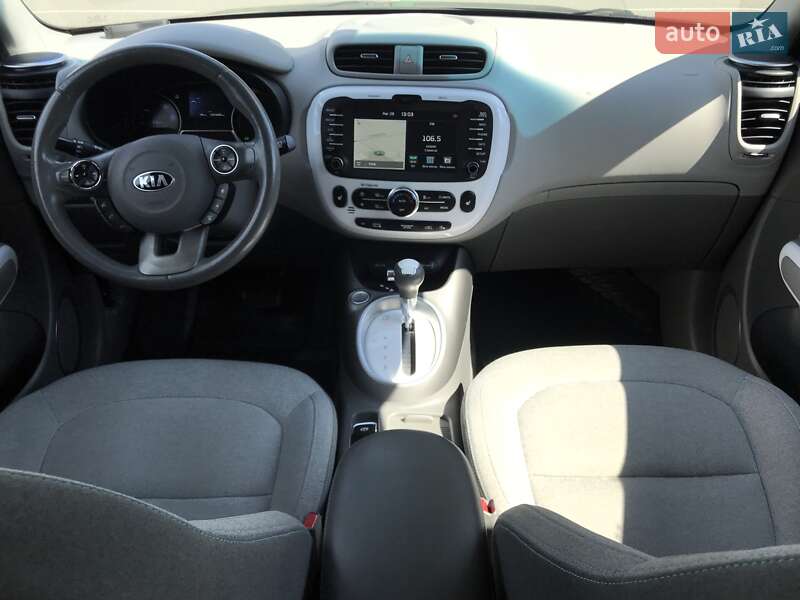 Позашляховик / Кросовер Kia Soul 2015 в Києві