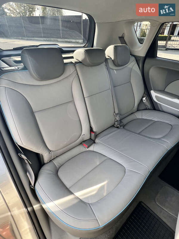 Внедорожник / Кроссовер Kia Soul 2016 в Владимире фото 44 Внедорожник / Кроссовер Kia Soul 2016 в Владимире