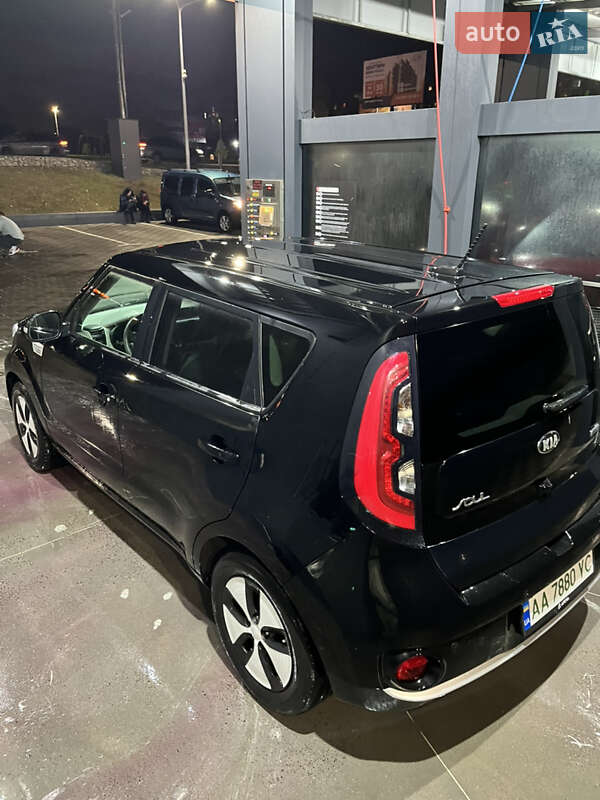 Внедорожник / Кроссовер Kia Soul 2016 в Киеве