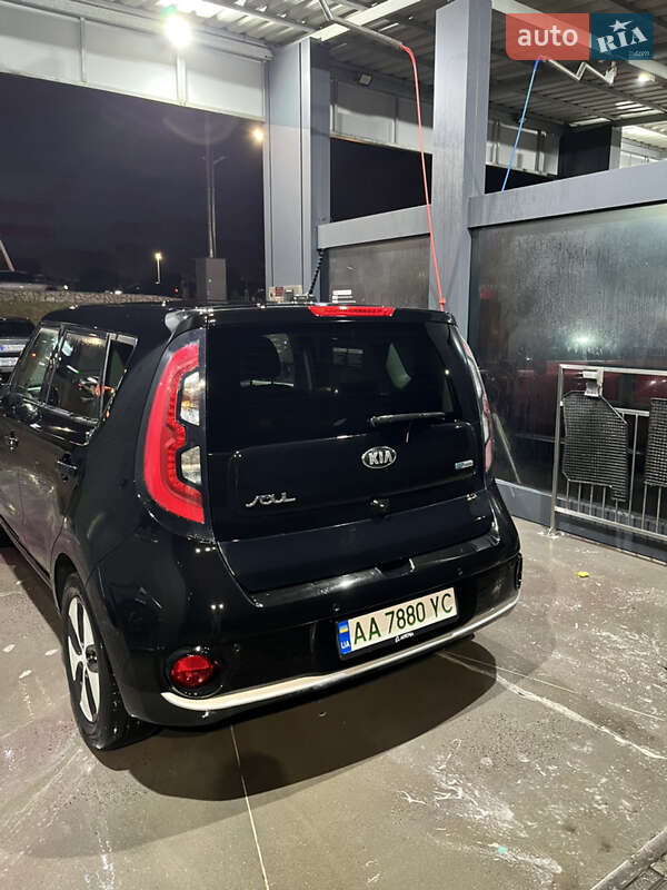 Внедорожник / Кроссовер Kia Soul 2016 в Киеве