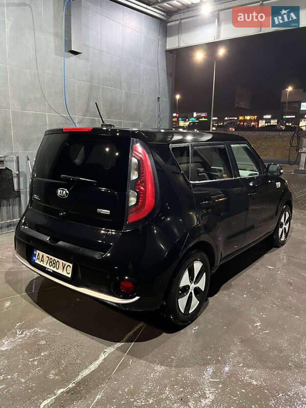 Внедорожник / Кроссовер Kia Soul 2016 в Киеве