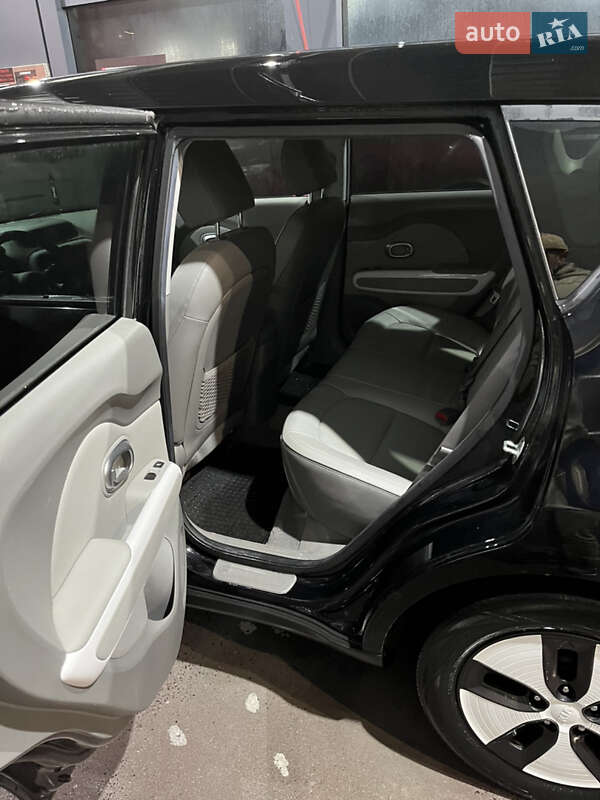 Внедорожник / Кроссовер Kia Soul 2016 в Киеве