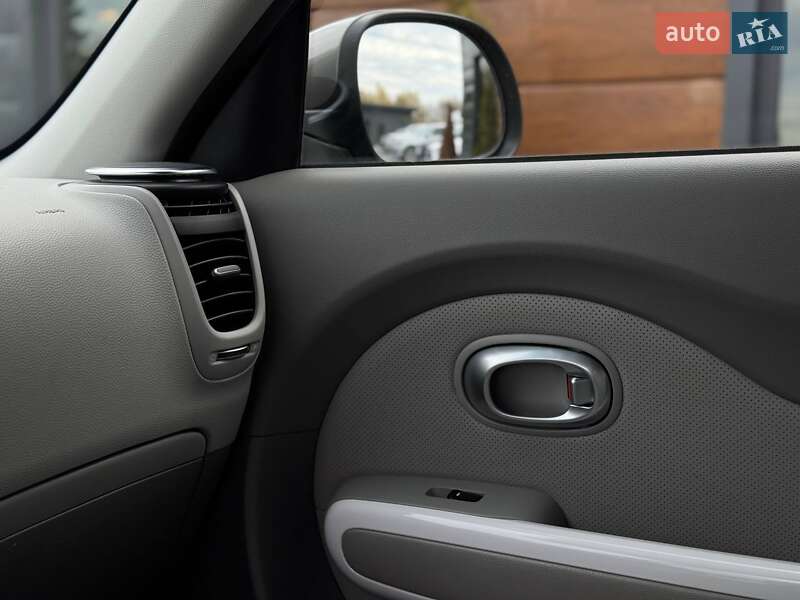 Внедорожник / Кроссовер Kia Soul 2015 в Ровно фото 43 Внедорожник / Кроссовер Kia Soul 2015 в Ровно