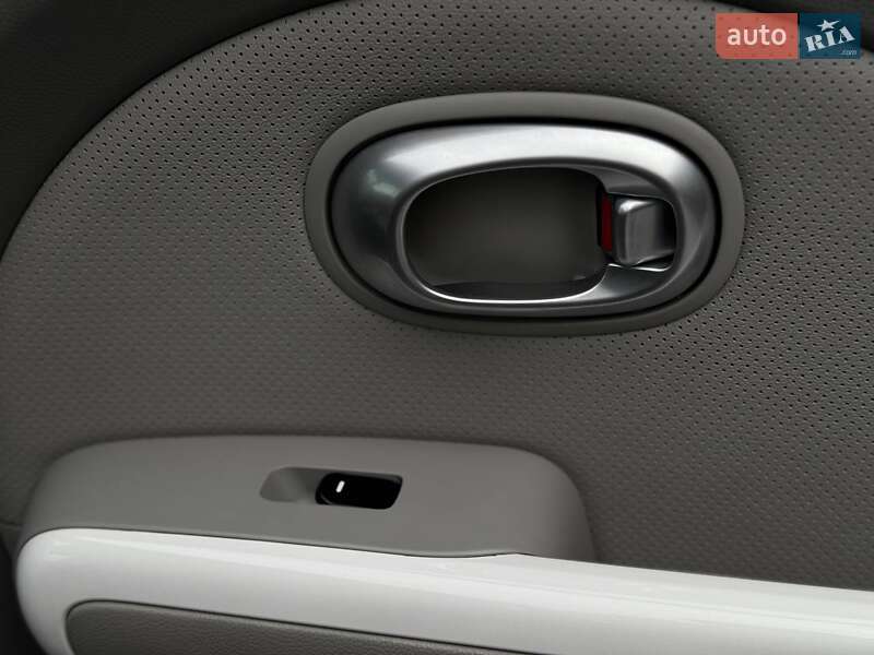 Внедорожник / Кроссовер Kia Soul 2015 в Ровно фото 57 Внедорожник / Кроссовер Kia Soul 2015 в Ровно