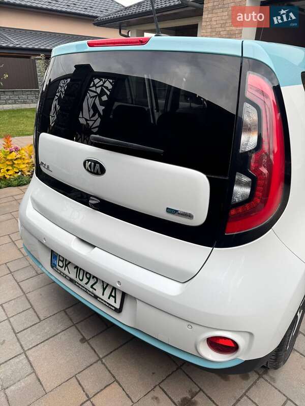 Внедорожник / Кроссовер Kia Soul 2015 в Ровно фото 3 Внедорожник / Кроссовер Kia Soul 2015 в Ровно