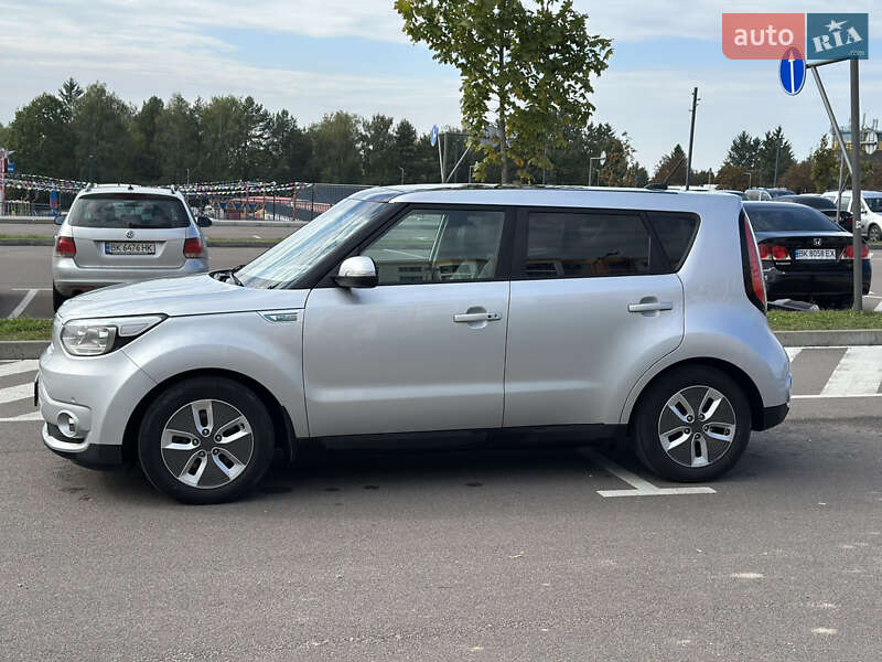 Внедорожник / Кроссовер Kia Soul 2017 в Ровно