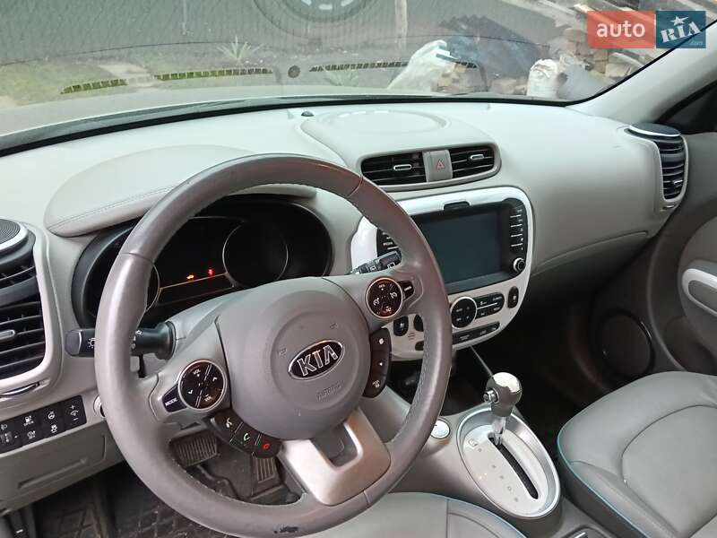 Внедорожник / Кроссовер Kia Soul 2016 в Ровно фото 8 Внедорожник / Кроссовер Kia Soul 2016 в Ровно