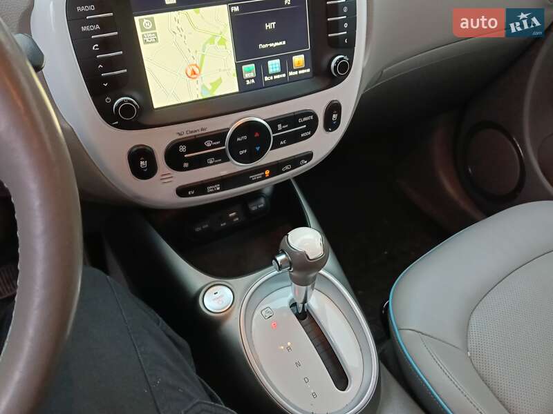 Внедорожник / Кроссовер Kia Soul 2016 в Ровно фото 13 Внедорожник / Кроссовер Kia Soul 2016 в Ровно