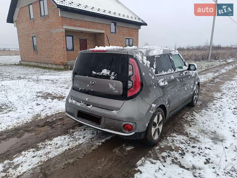 Внедорожник / Кроссовер Kia Soul 2016 в Луцке