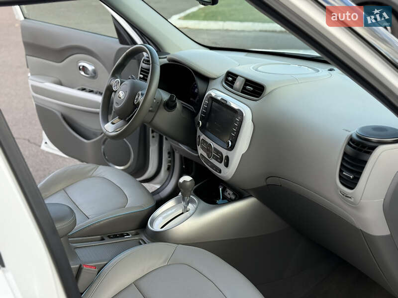 Внедорожник / Кроссовер Kia Soul 2016 в Ровно фото 23 Внедорожник / Кроссовер Kia Soul 2016 в Ровно