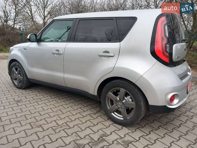 Внедорожник / Кроссовер Kia Soul 2017 в Луцке