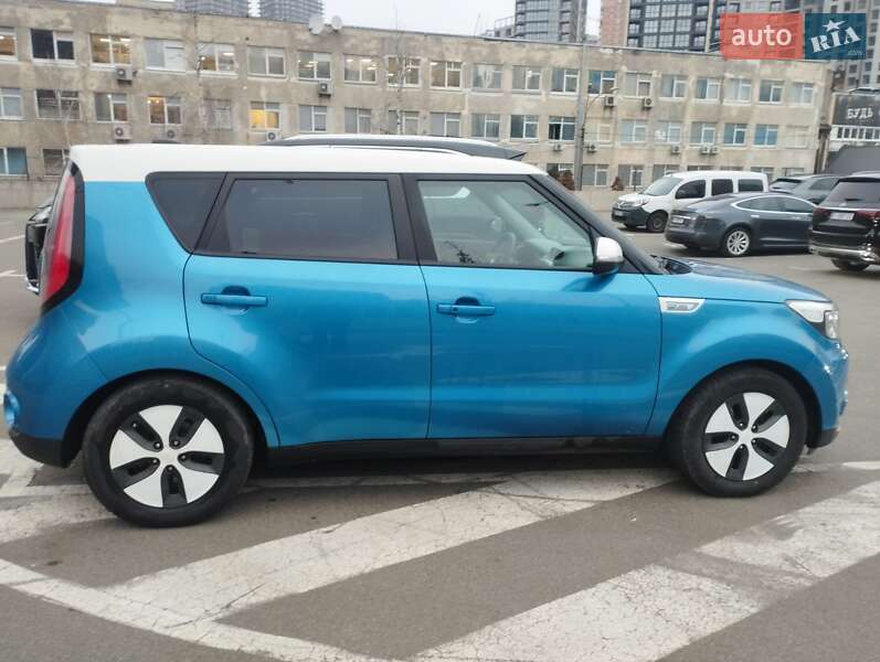 Внедорожник / Кроссовер Kia Soul 2016 в Киеве фото 6 Внедорожник / Кроссовер Kia Soul 2016 в Киеве