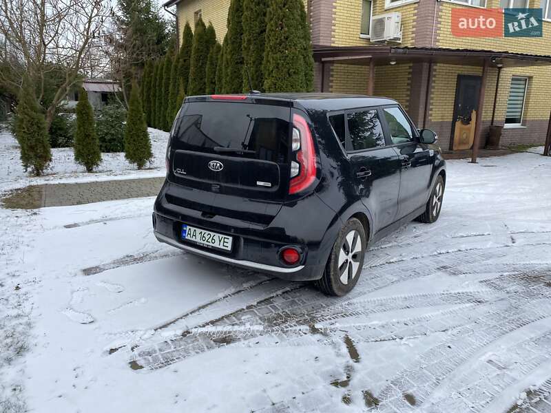 Позашляховик / Кросовер Kia Soul 2015 в Києві