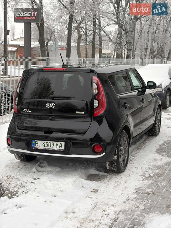 Внедорожник / Кроссовер Kia Soul 2017 в Полтаве