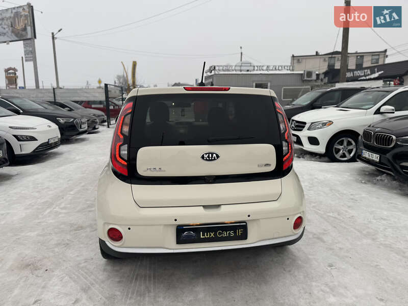 Внедорожник / Кроссовер Kia Soul 2017 в Ивано-Франковске фото 12 Внедорожник / Кроссовер Kia Soul 2017 в Ивано-Франковске