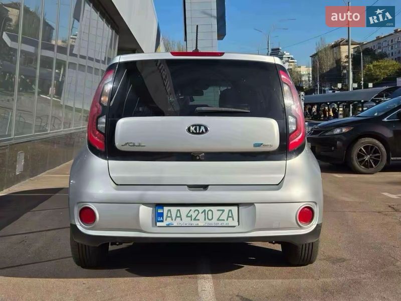 Внедорожник / Кроссовер Kia Soul 2017 в Киеве