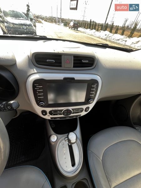 Внедорожник / Кроссовер Kia Soul 2015 в Ровно