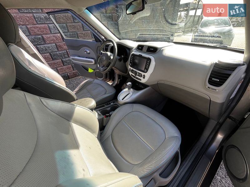 Внедорожник / Кроссовер Kia Soul 2015 в Ровно