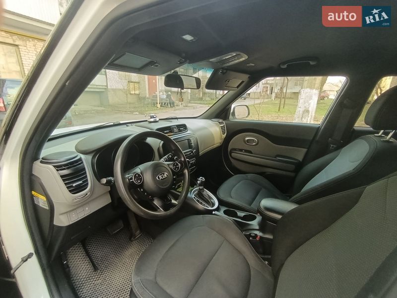 Внедорожник / Кроссовер Kia Soul 2016 в Вознесенске