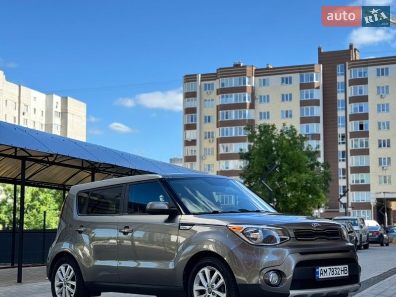 Позашляховик / Кросовер Kia Soul 2017 в Житомирі