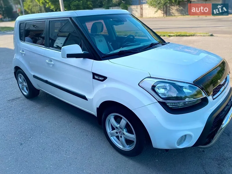 Kia Soul 2012 VIN KNAJT811AC7423788 фото оголошення 12 з 61