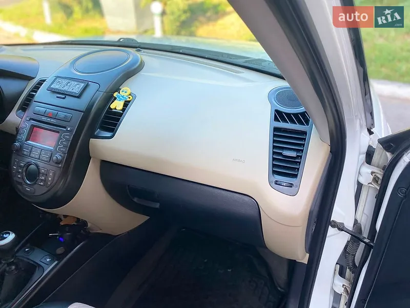 Kia Soul 2012 VIN KNAJT811AC7423788 фото оголошення 18 з 61