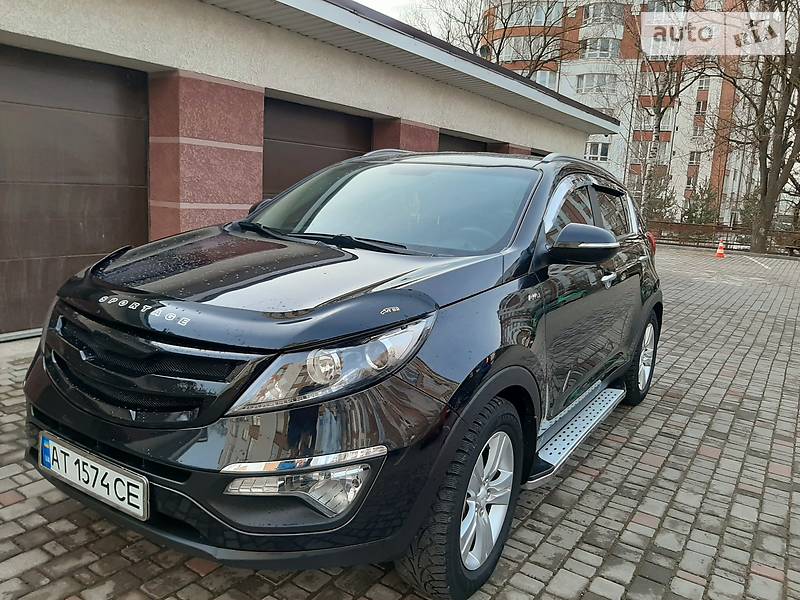 Внедорожник / Кроссовер Kia Sportage 2011 в Ивано-Франковске